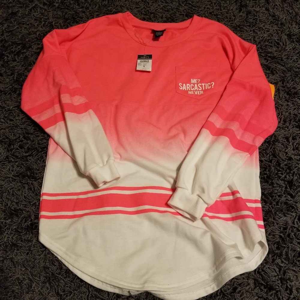 Long sleeve graphic t